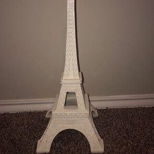 Eiffel tower room decor
